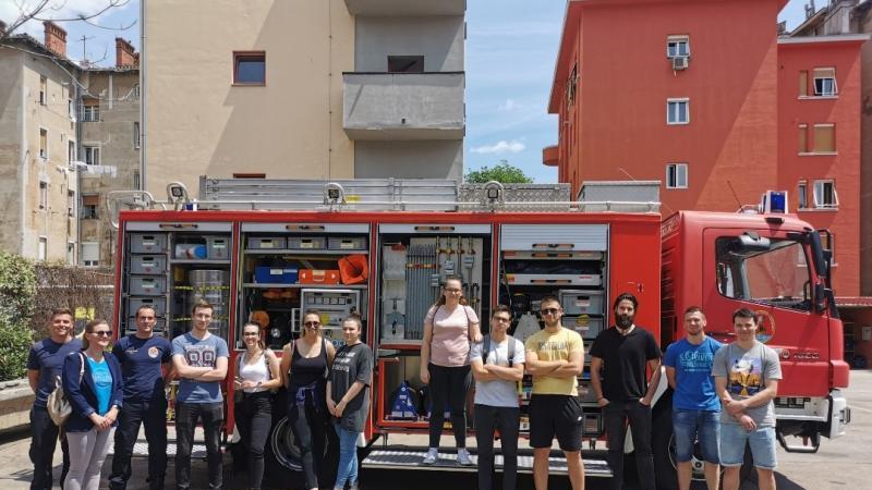 Studenti posjetili Javnu vatrogasnu postrojbu Grada Rijeke